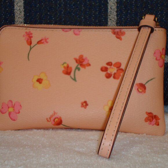 Coach Corner Zip Wristlet with Mystical Floral Print EXCELLENT CONDITION! - Picture 3 of 12